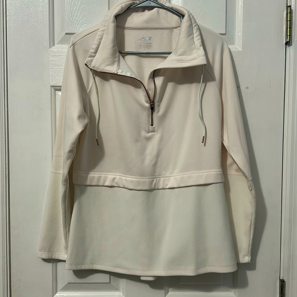 Avia fleece pullover with gold detailing size medium